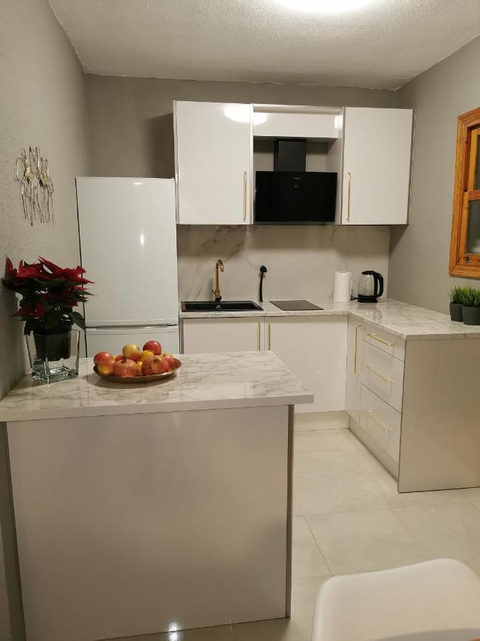 Naufragos Apartament ตอร์เรเวียคา ภายนอก รูปภาพ