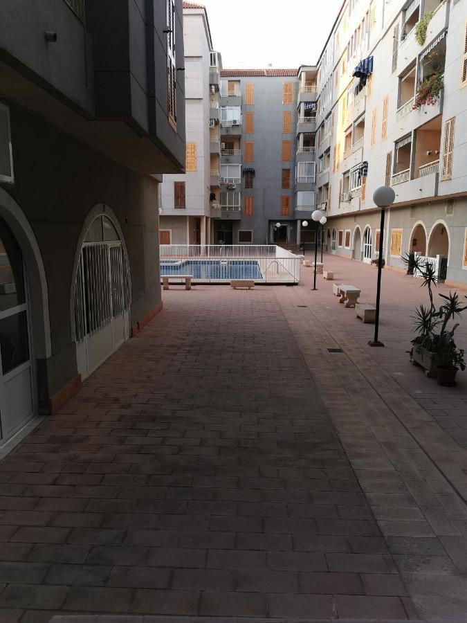 Naufragos Apartament ตอร์เรเวียคา ภายนอก รูปภาพ