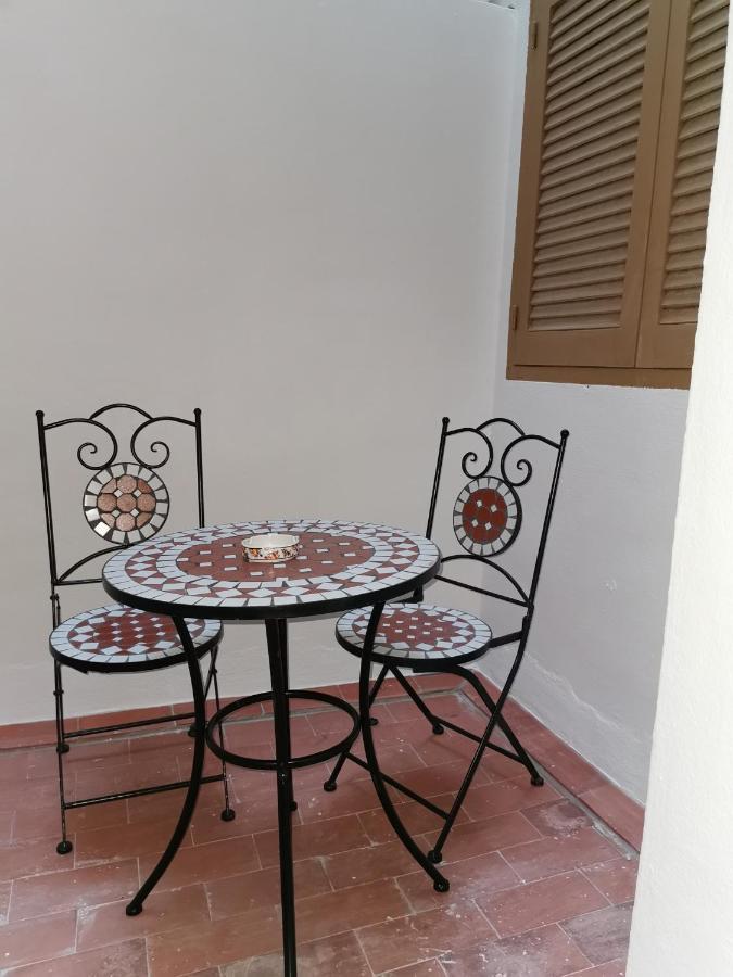 Naufragos Apartament ตอร์เรเวียคา ภายนอก รูปภาพ