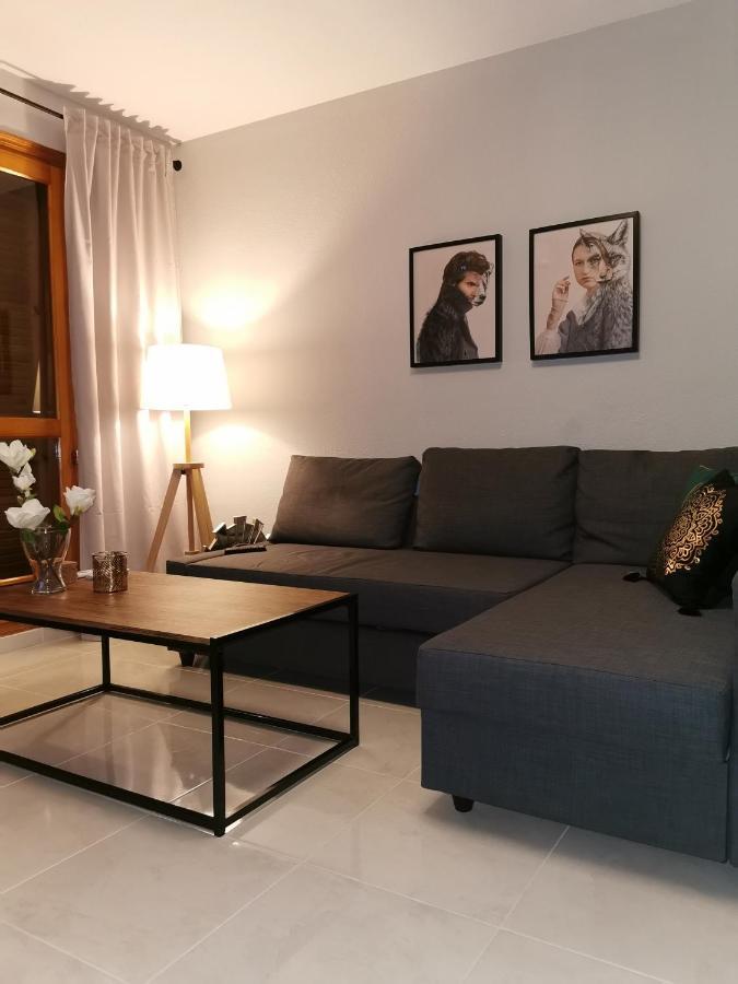 Naufragos Apartament ตอร์เรเวียคา ภายนอก รูปภาพ